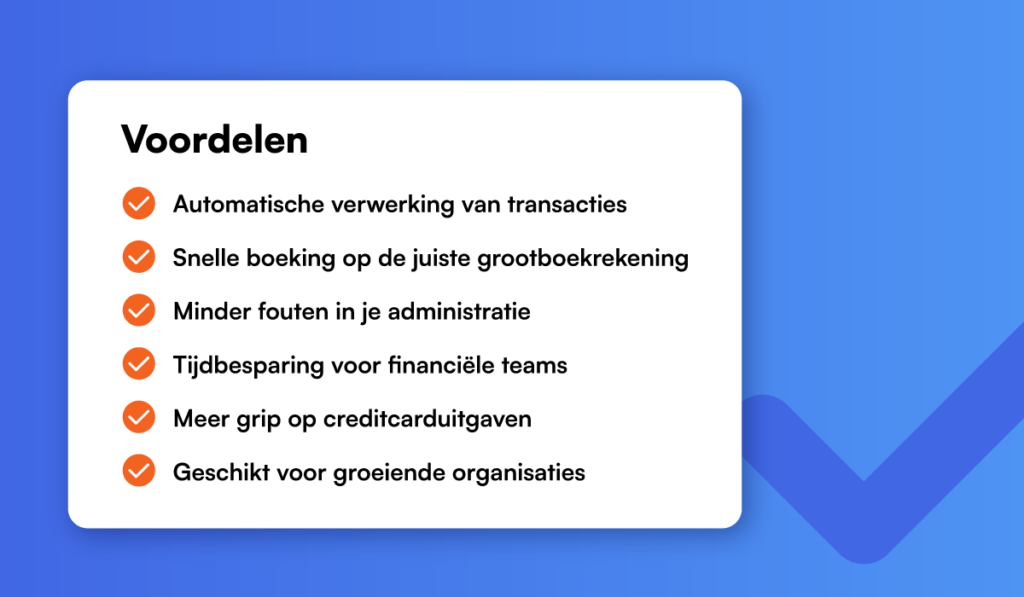 opsomming van de voordelen in een wit blok met oranje vinkjes, op een blauwe achtergrond